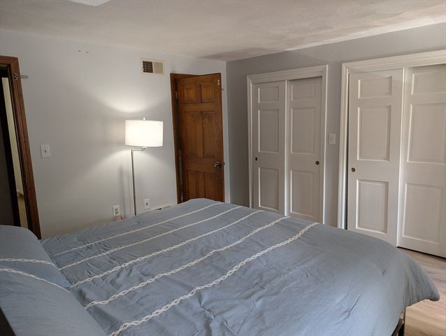215 Wellman Ave 215, Chelmsford, MA 01863
