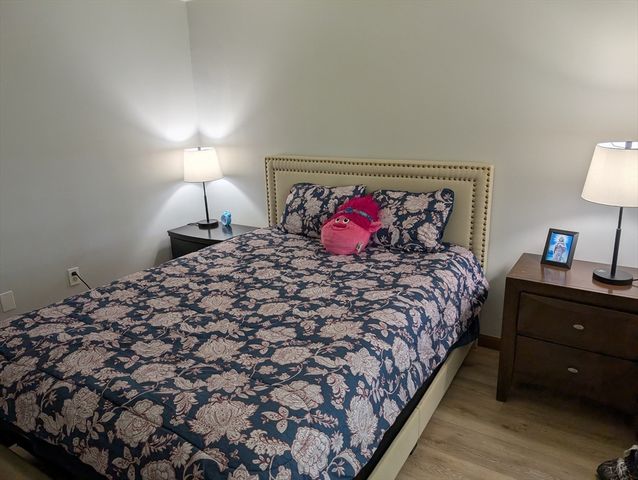 215 Wellman Ave 215, Chelmsford, MA 01863