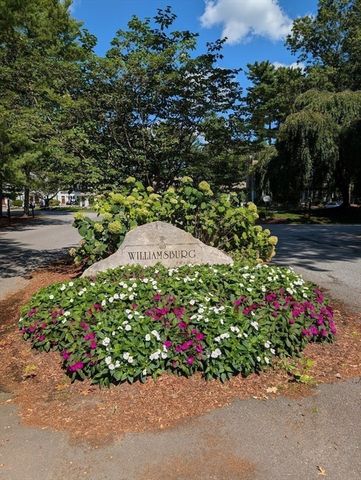 215 Wellman Ave 215, Chelmsford, MA 01863