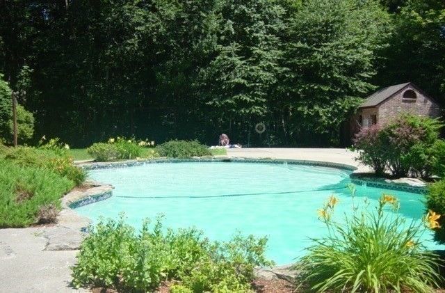 215 Wellman Ave 215, Chelmsford, MA 01863