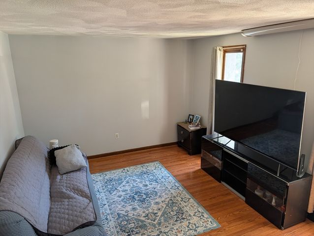 215 Wellman Ave 215, Chelmsford, MA 01863