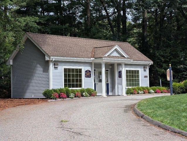 215 Wellman Ave 215, Chelmsford, MA 01863