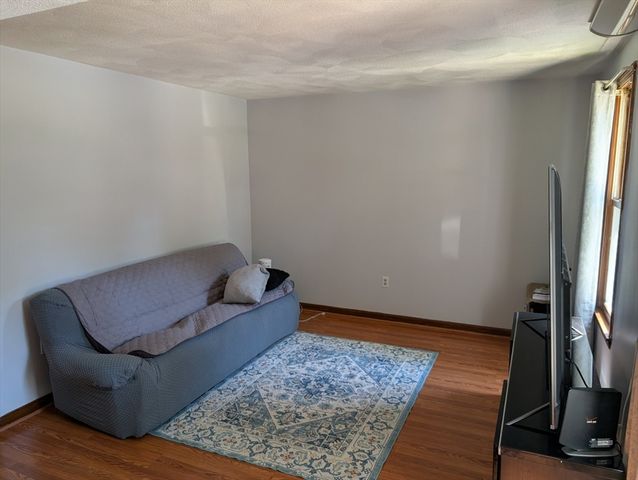 215 Wellman Ave 215, Chelmsford, MA 01863