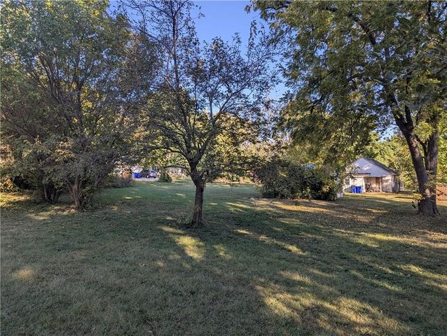 9719 W 53rd Street, Shawnee, KS 66203
