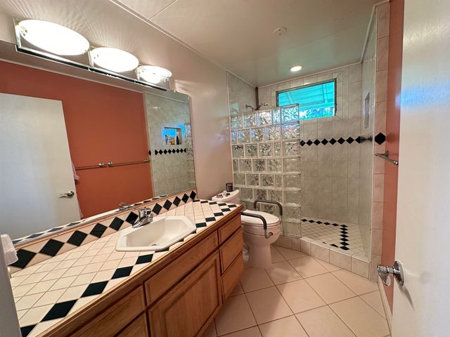 82 Upper Kimo Dr, Kula, HI 96790