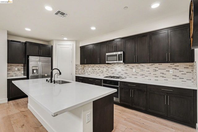 18210 Argento Loop, San Ramon, CA 94583