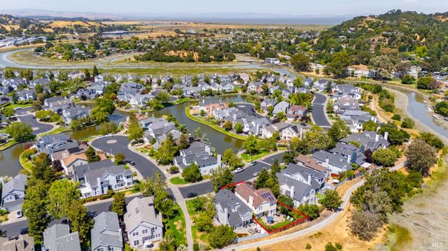 56 Waterside Cir, San Rafael, CA 94903