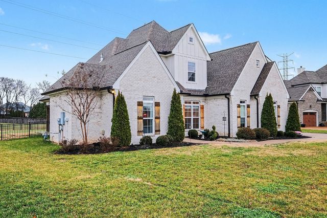 989 Westbrook Dr, Gallatin, TN 37066