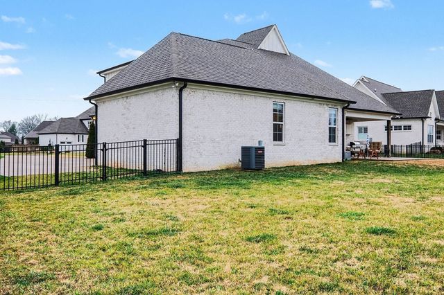 989 Westbrook Dr, Gallatin, TN 37066