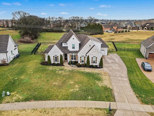 989 Westbrook Dr, Gallatin, TN 37066