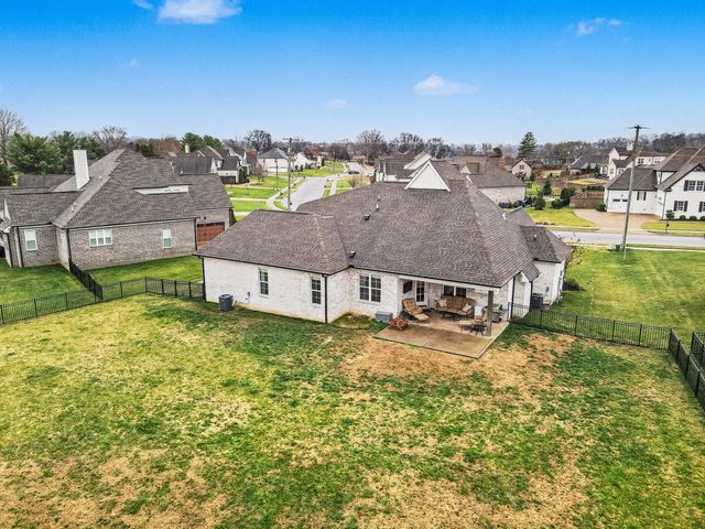 989 Westbrook Dr, Gallatin, TN 37066