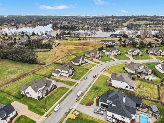 989 Westbrook Dr, Gallatin, TN 37066