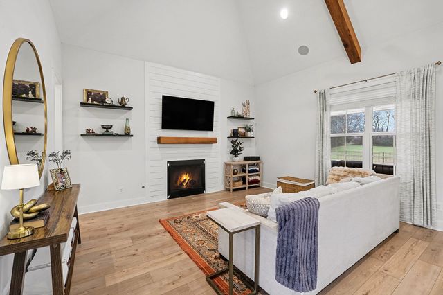 989 Westbrook Dr, Gallatin, TN 37066