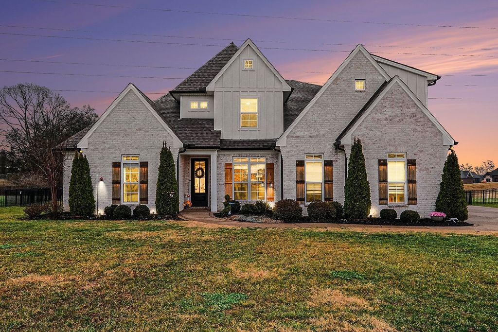 989 Westbrook Dr, Gallatin, TN 37066