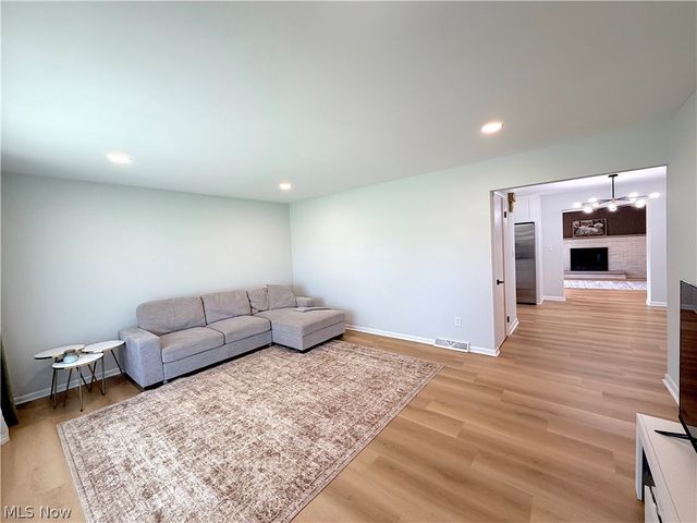 18203 Broxton Drive, Strongsville, OH 44149