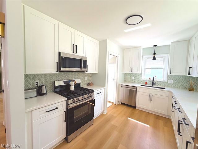 18203 Broxton Drive, Strongsville, OH 44149