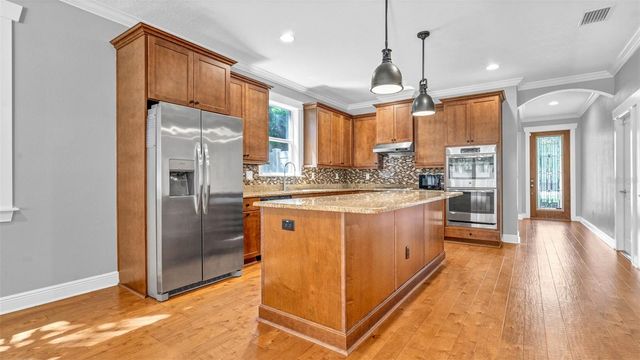 3702 W TACON STREET, Tampa, FL 33629