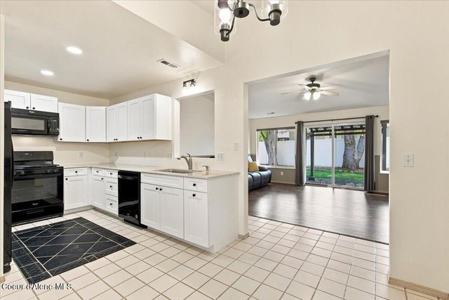 781 S Pleasant View RD, Post Falls, ID 83854