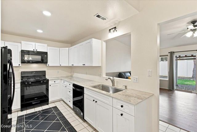 781 S Pleasant View RD, Post Falls, ID 83854