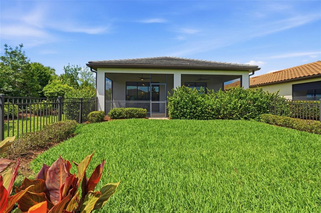 Image 30 of property listing at 7017 HANOVER COURT, Bradenton, FL 34202