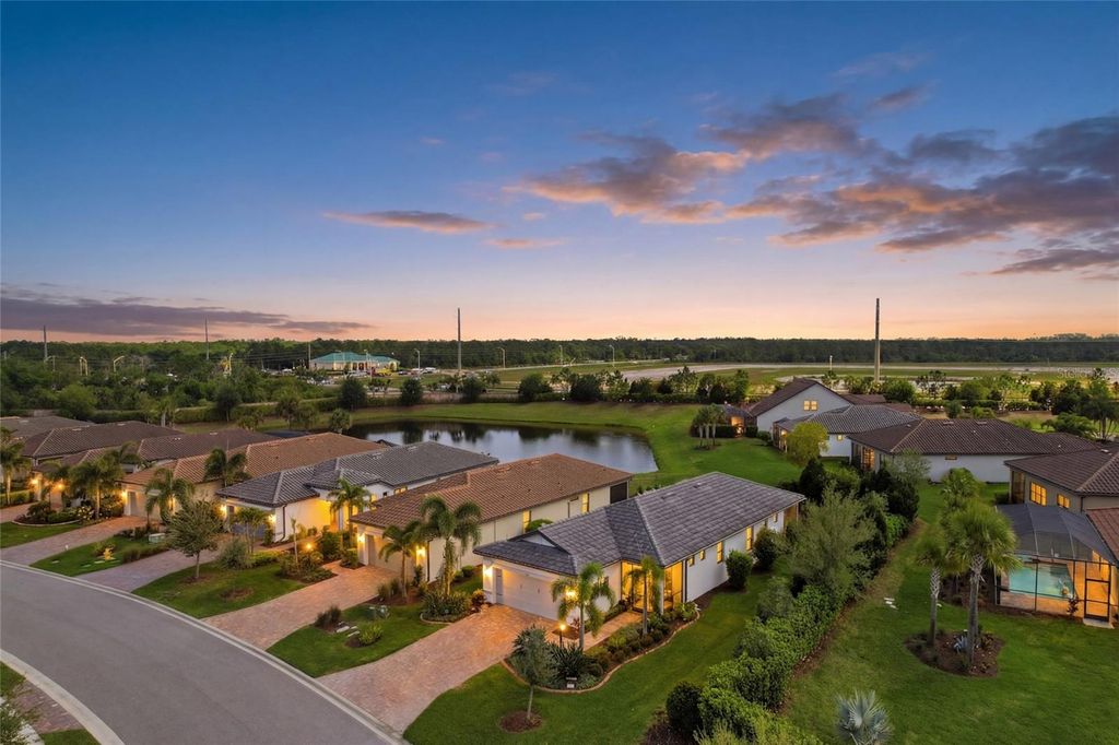 Image 33 of property listing at 7017 HANOVER COURT, Bradenton, FL 34202