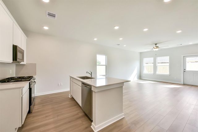 1992 Brookpointe Lane, Dayton, TX 77535