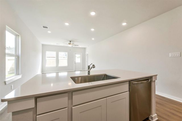 1992 Brookpointe Lane, Dayton, TX 77535