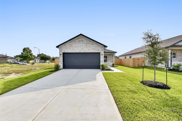 1992 Brookpointe Lane, Dayton, TX 77535