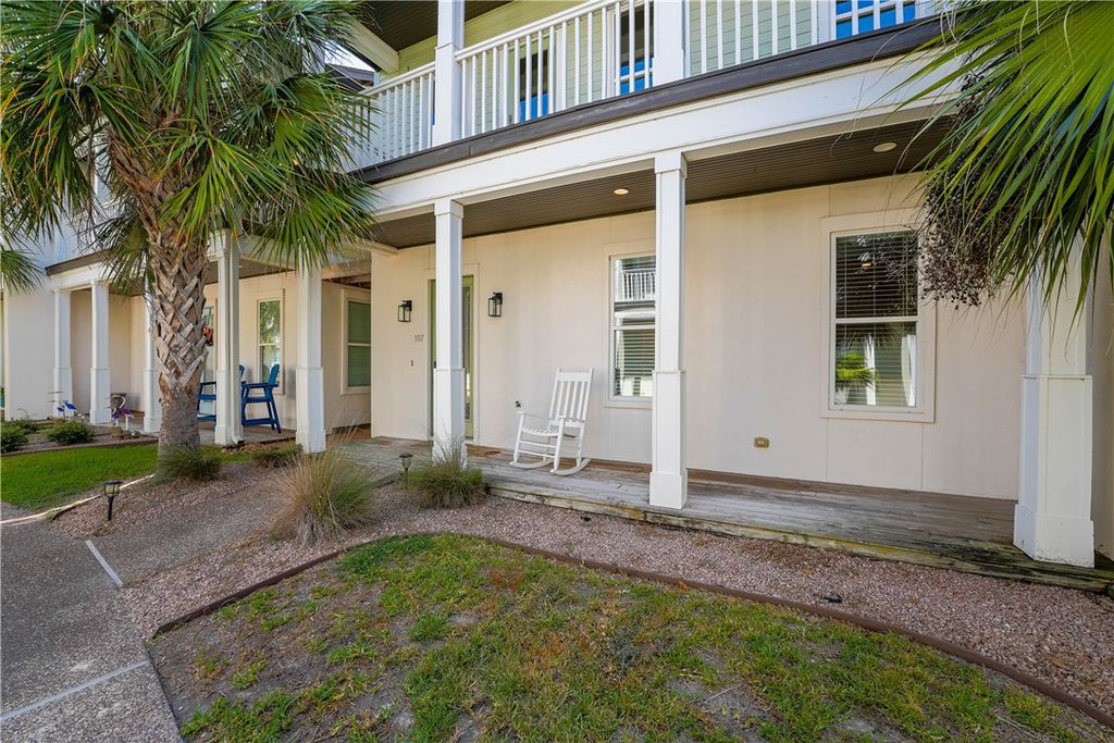 107 Frontenac, Rockport, TX 78382 — photo 5