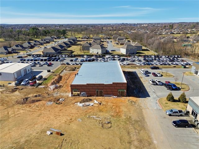 2420 S 8th Street Suite 2, Rogers, AR 72758