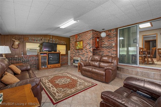 1107 N 4th Street, Paris, AR 72855