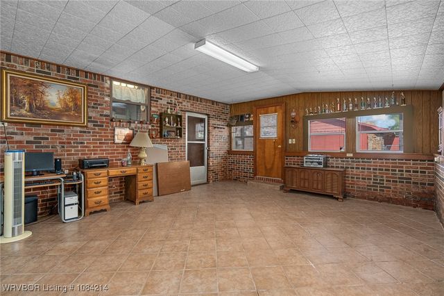 1107 N 4th Street, Paris, AR 72855