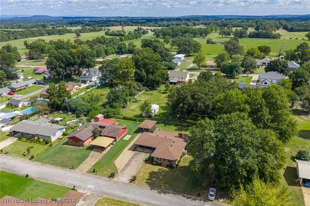 1107 N 4th Street, Paris, AR 72855