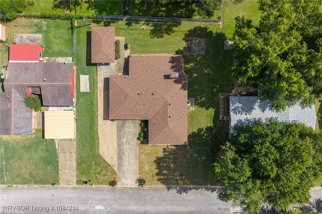 1107 N 4th Street, Paris, AR 72855