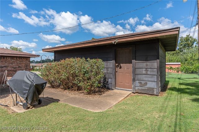 1107 N 4th Street, Paris, AR 72855