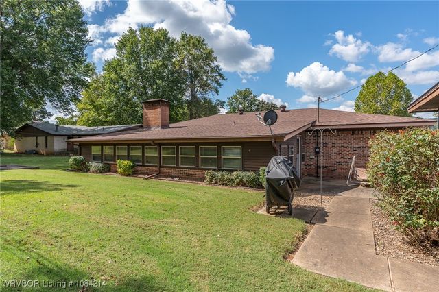1107 N 4th Street, Paris, AR 72855