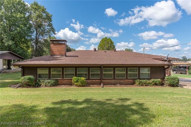 1107 N 4th Street, Paris, AR 72855