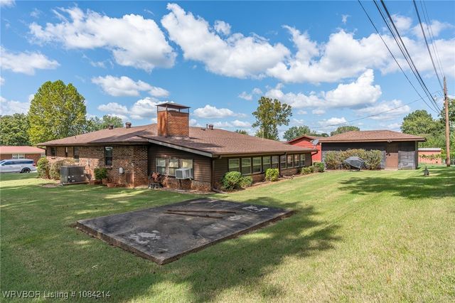 1107 N 4th Street, Paris, AR 72855
