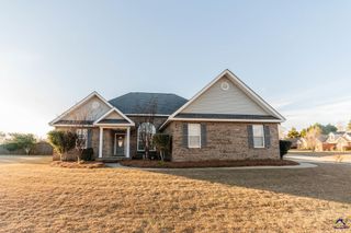 115 Mallards Landing Drive, Kathleen, GA 31047