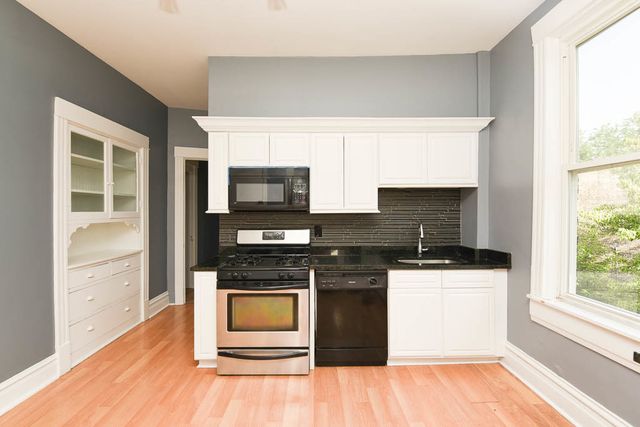 2738 N CENTRAL PARK Avenue 2, Chicago, IL 60647