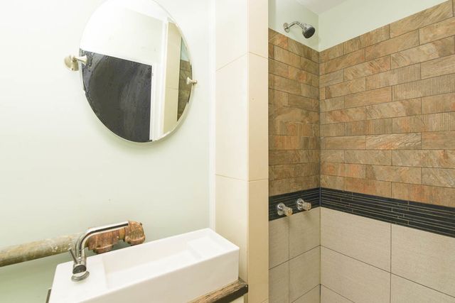 2738 N CENTRAL PARK Avenue 2, Chicago, IL 60647