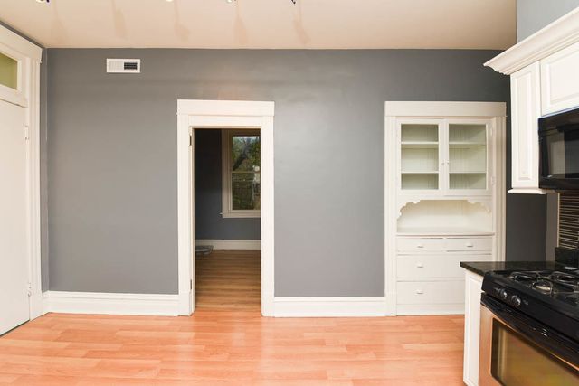 2738 N CENTRAL PARK Avenue 2, Chicago, IL 60647