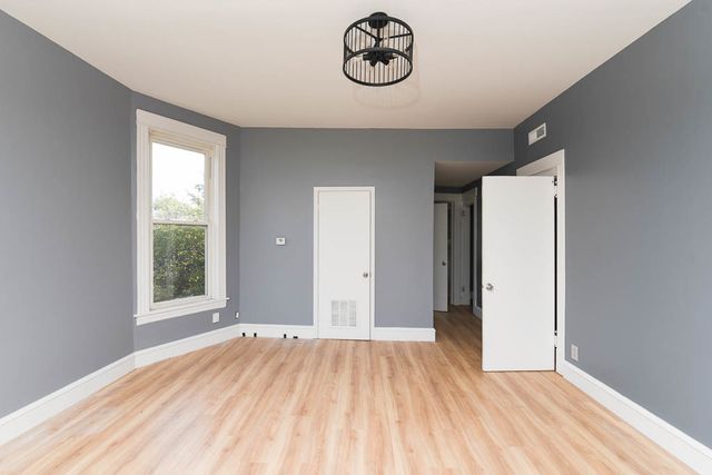 2738 N CENTRAL PARK Avenue 2, Chicago, IL 60647