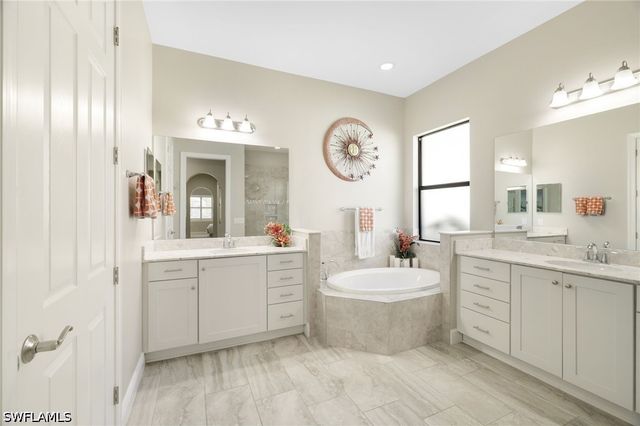 10085 Avalon Lake CIR, Fort Myers, FL 33913