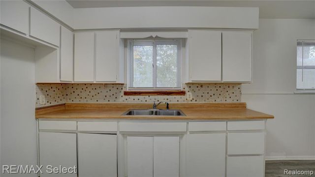 4808 Alpha Way, Flint, MI 48506