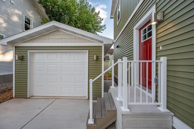 158 N MAPLE AVENUE, Green Bay, WI 54303