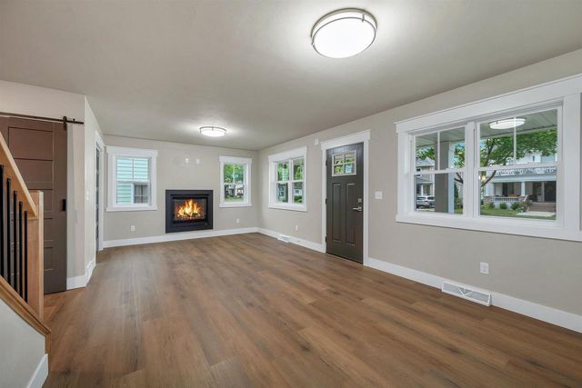 158 N MAPLE AVENUE, Green Bay, WI 54303
