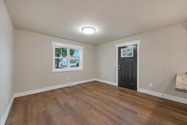 158 N MAPLE AVENUE, Green Bay, WI 54303