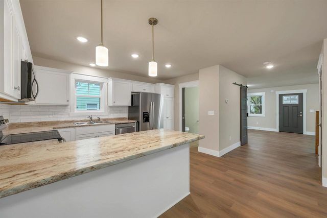 158 N MAPLE AVENUE, Green Bay, WI 54303