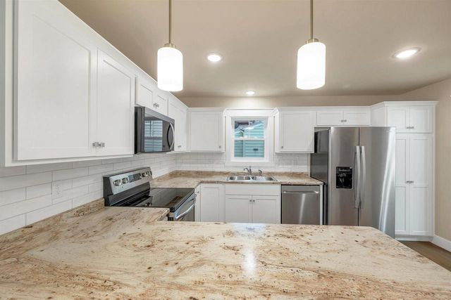 158 N MAPLE AVENUE, Green Bay, WI 54303